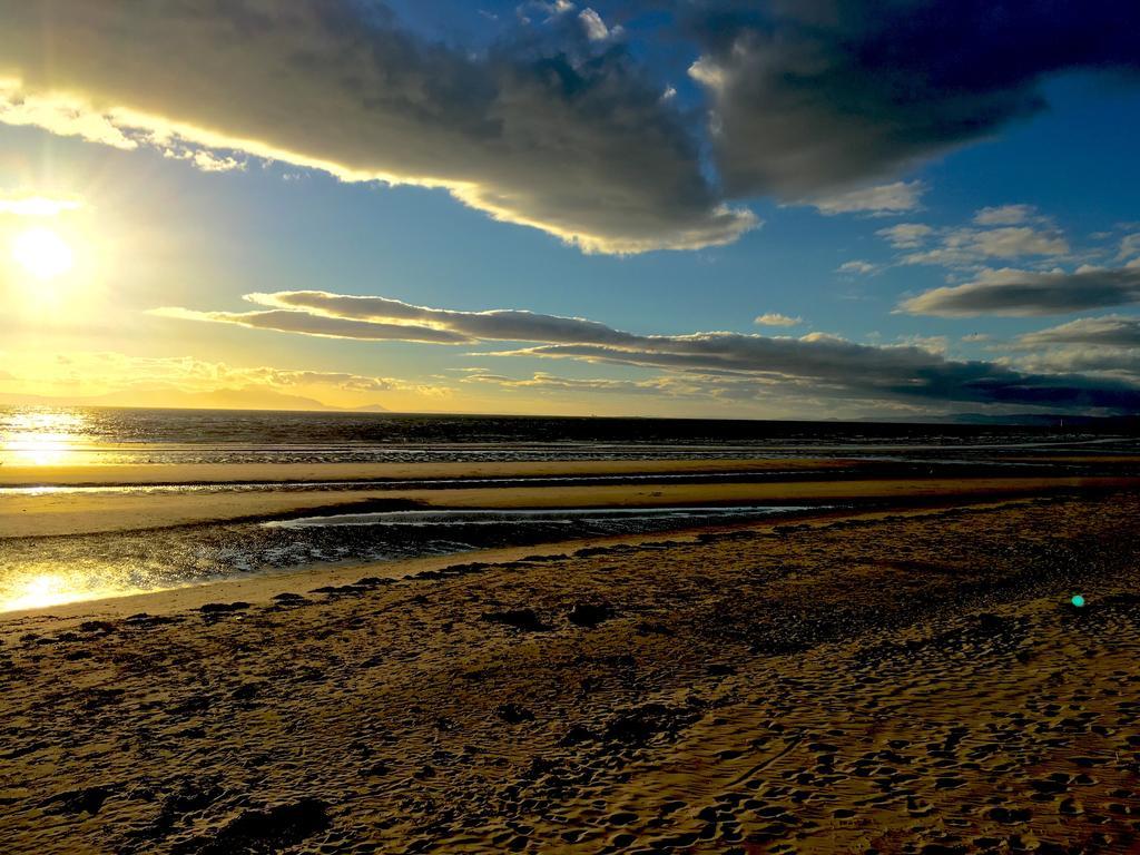 No5 Ayr Beach - Coorie Doon Stays Eksteriør bilde