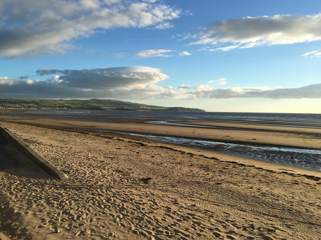 No5 Ayr Beach - Coorie Doon Stays Eksteriør bilde